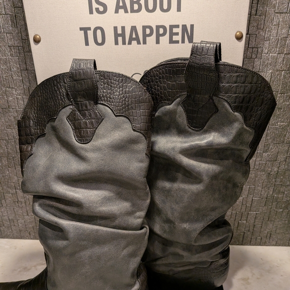 Frye Black and Gray Leather Slouch Boots Sz 7.5 - Picture 7 of 16